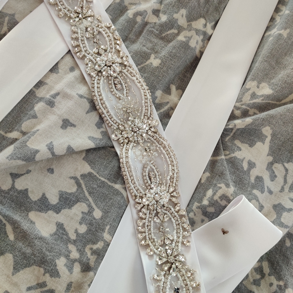 Wedding dress belt